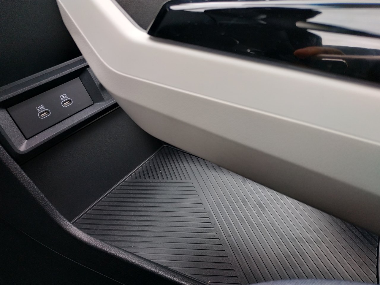 Torres STYLE Black Edition 4WD AT (LAK)