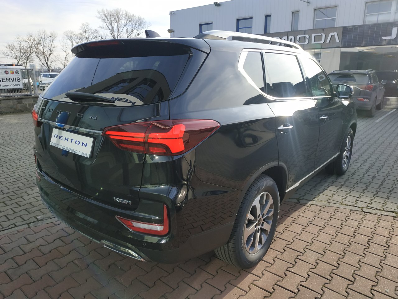 REXTON 2.2 CLUB+ (LAK) 7 (8952)