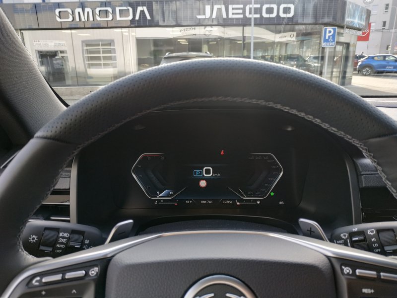 REXTON 2.2 CLUB+ (LAK) 7 (8952)