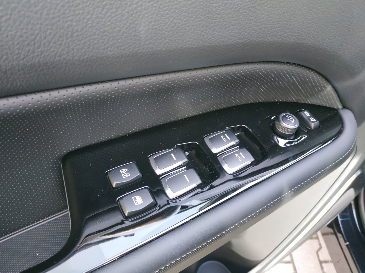 REXTON 2.2 CLUB+ (LAK) (9025)