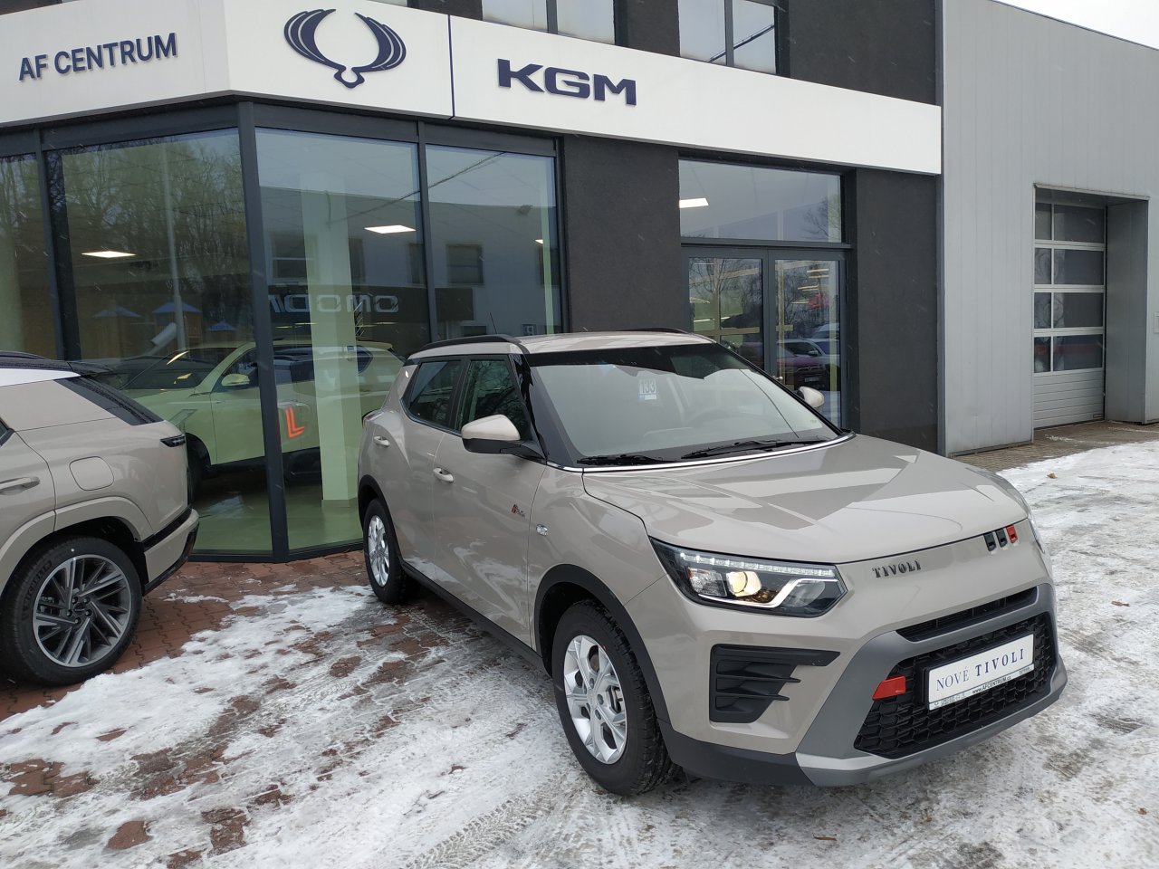 SsangYong Tivoli 2WD AT EBL