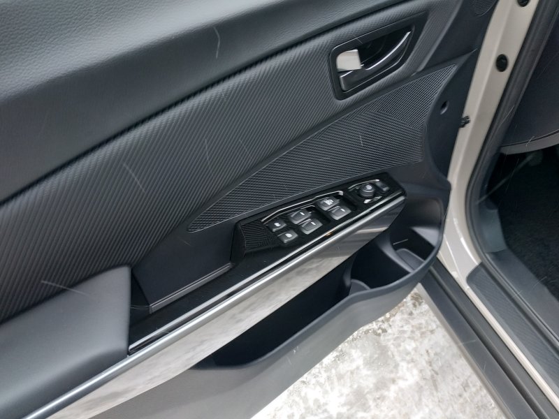 SsangYong Tivoli 2WD AT EBL