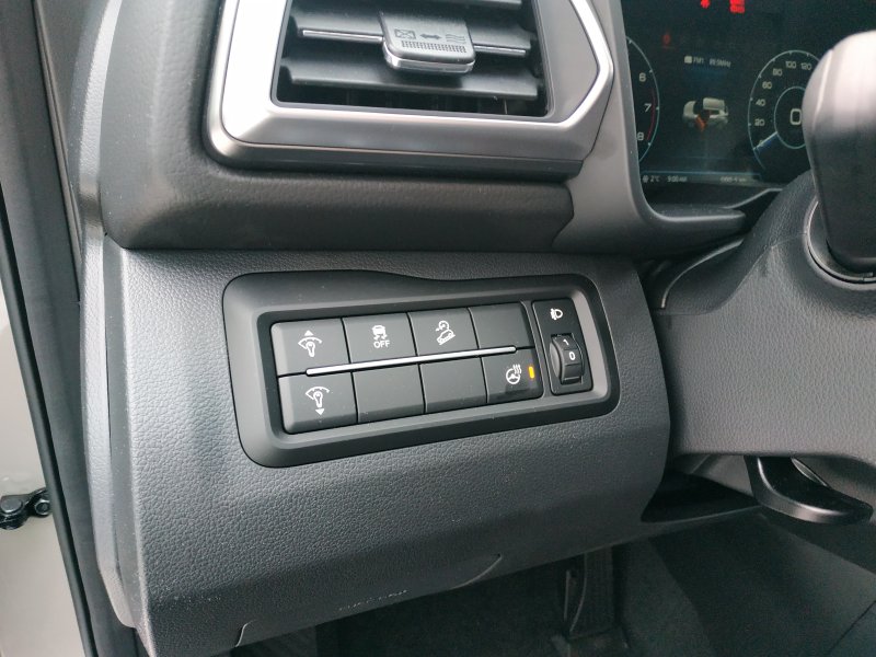 SsangYong Tivoli 2WD AT EBL