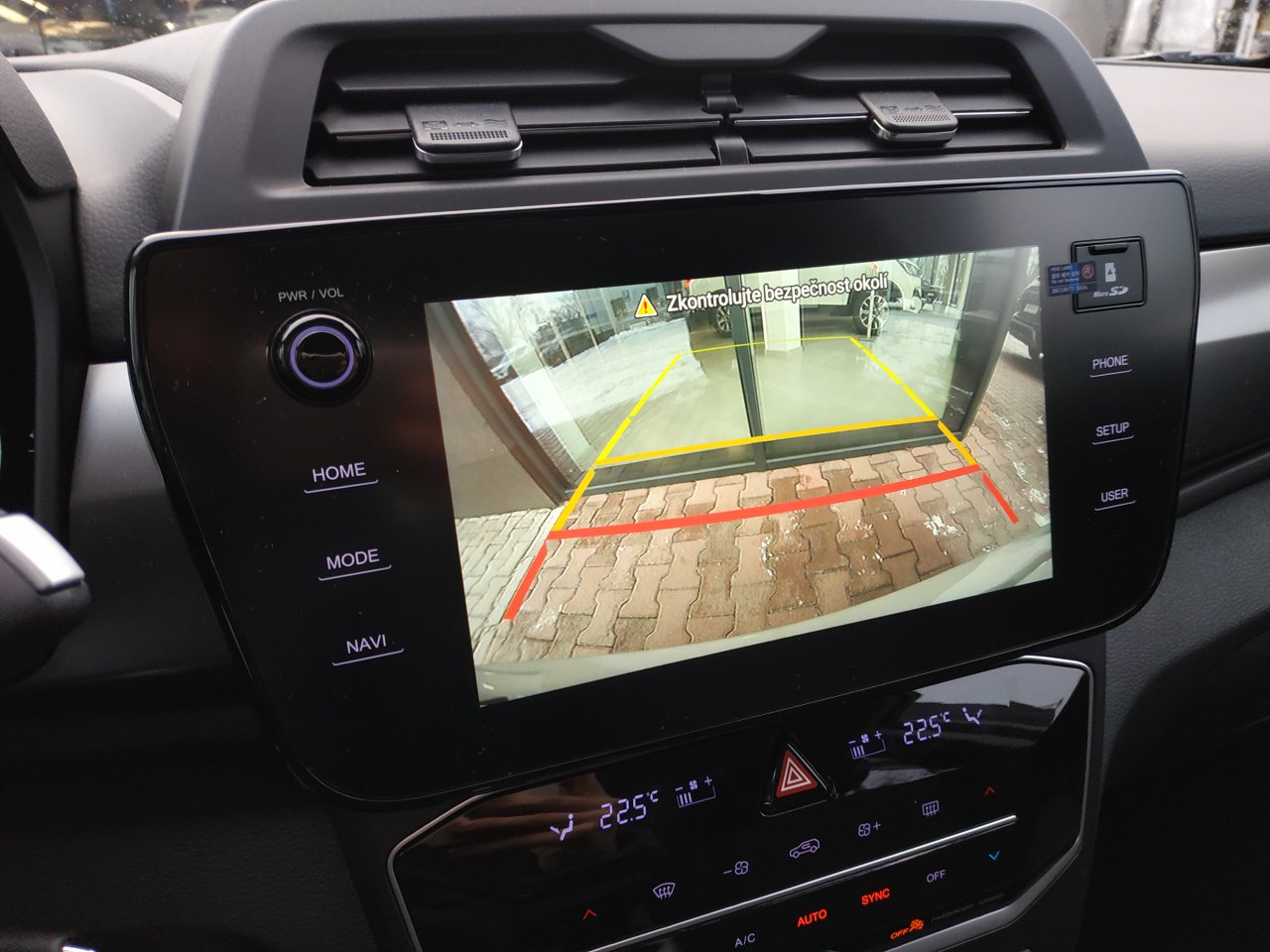 SsangYong Tivoli 2WD AT EBL