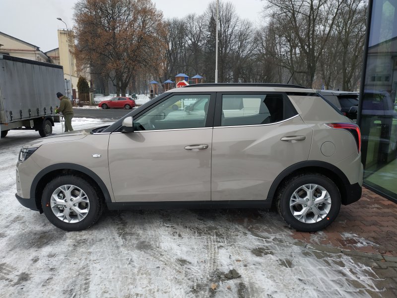 SsangYong Tivoli 2WD MT EBL