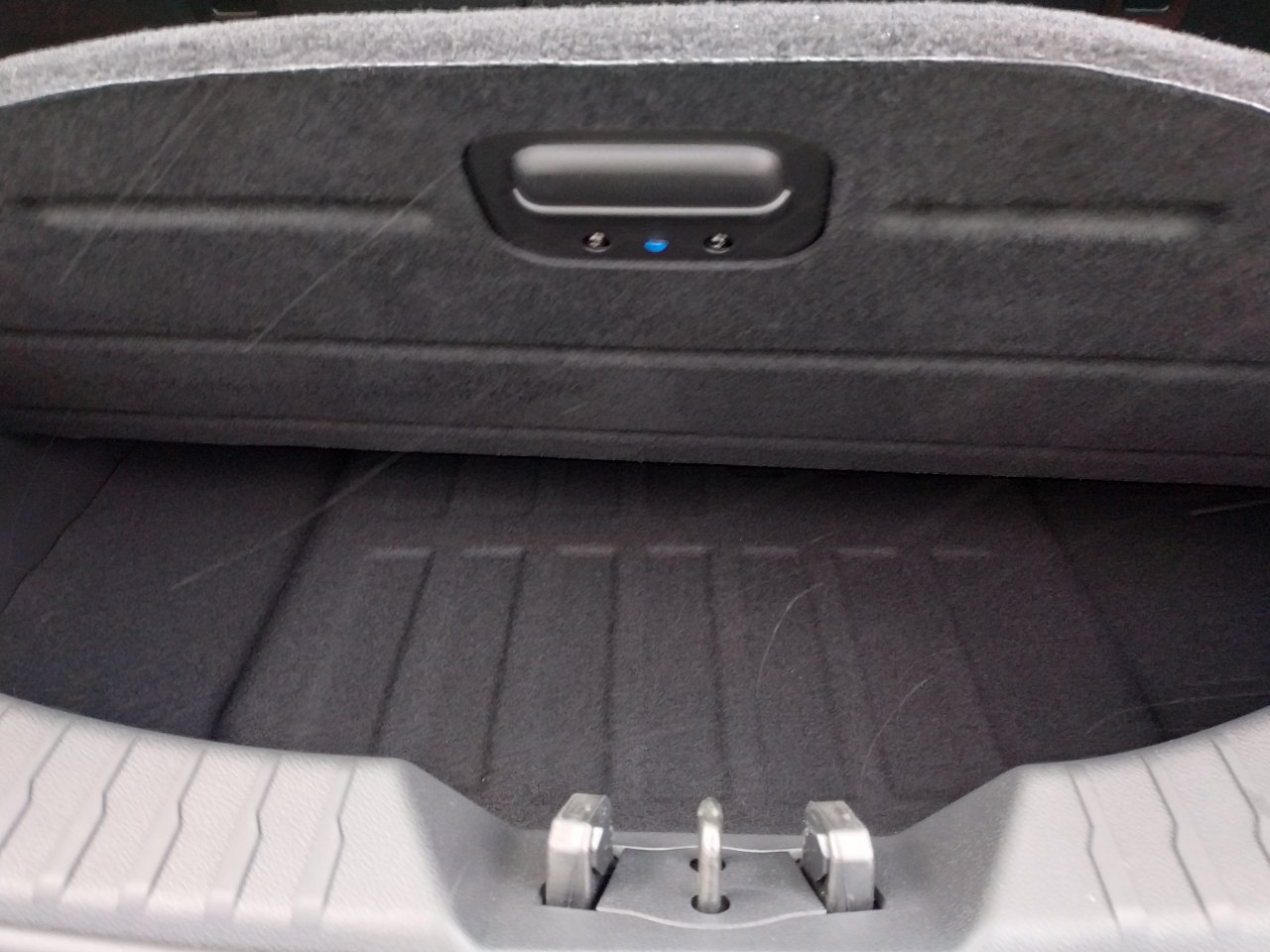 SsangYong Tivoli 2WD MT EBL