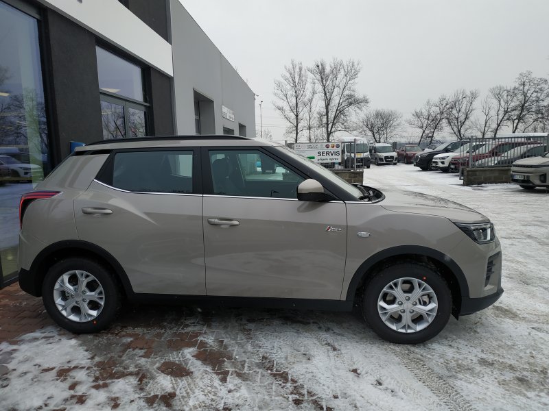 SsangYong Tivoli 2WD MT EBL