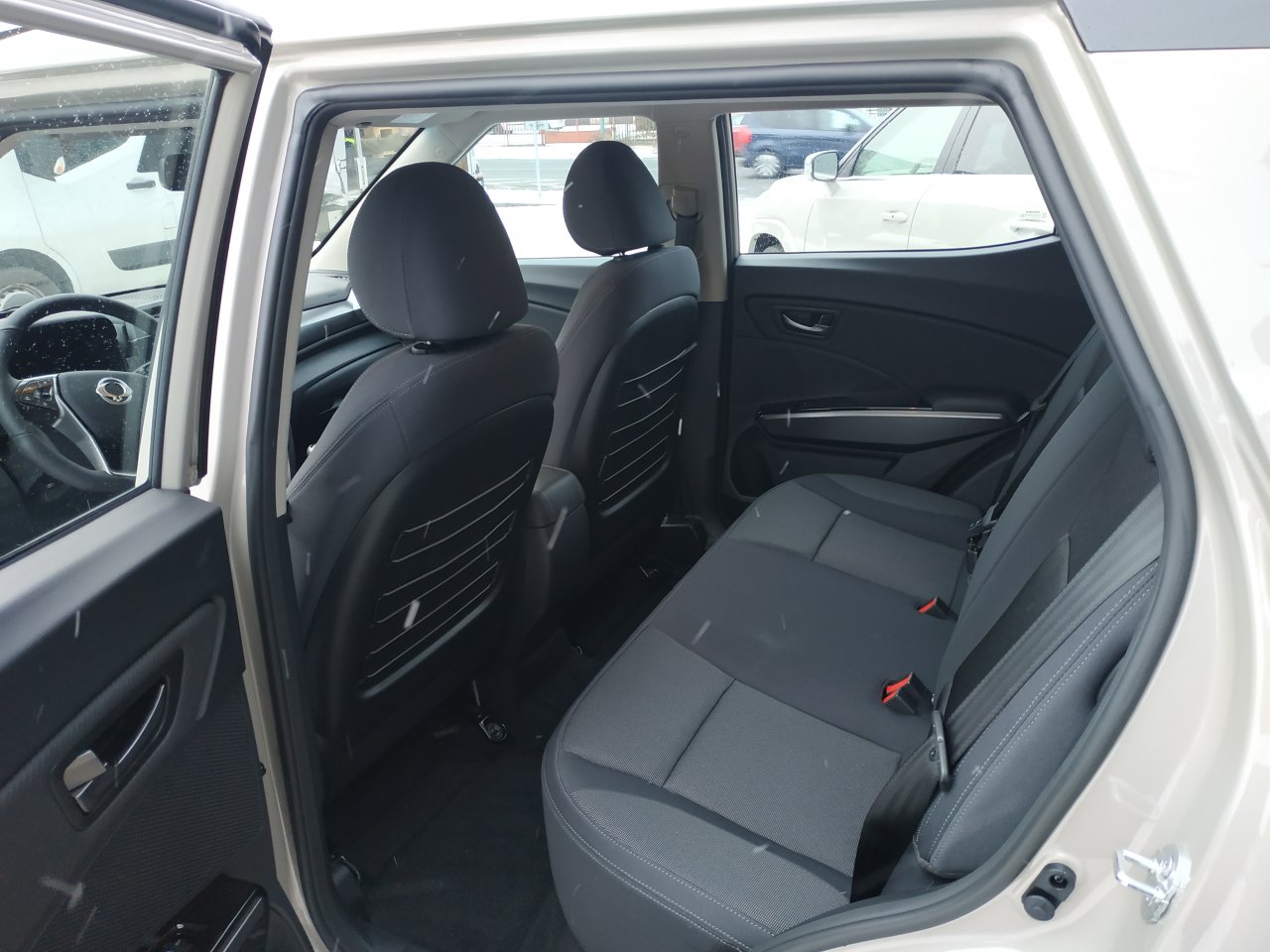 SsangYong Tivoli 2WD MT EBL