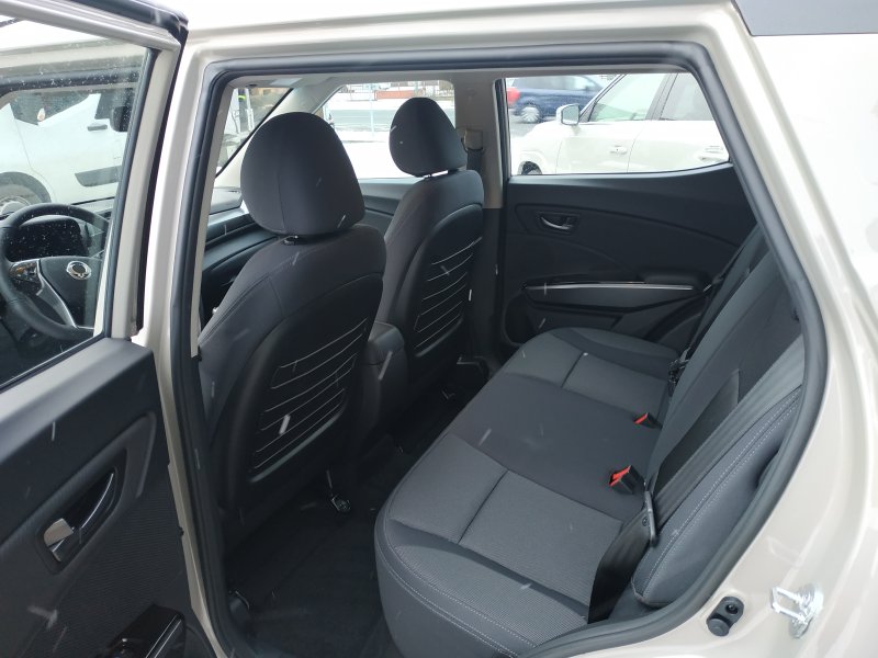 SsangYong Tivoli 2WD MT EBL