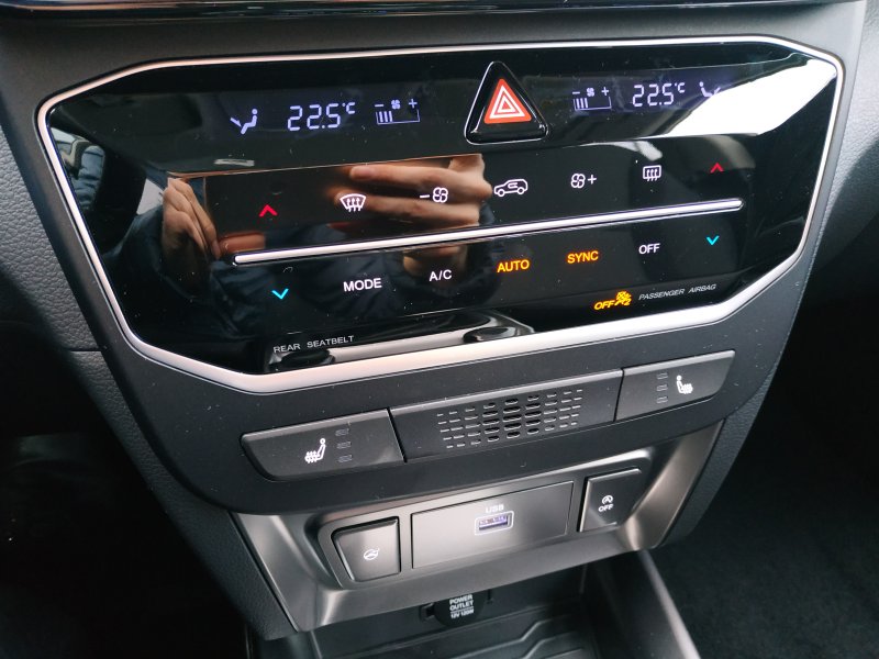 SsangYong Tivoli 2WD MT EBL