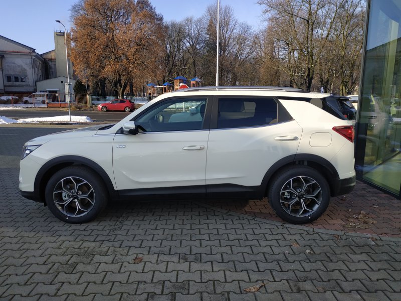 Korando STYLE+ 2WD MT (WAA) (6454)