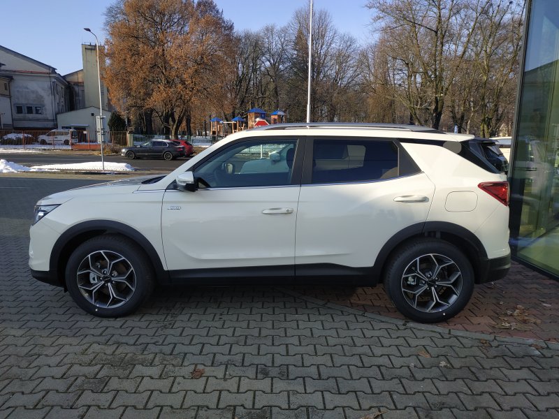 Korando STYLE+ 2WD AT (WAA) (6186)