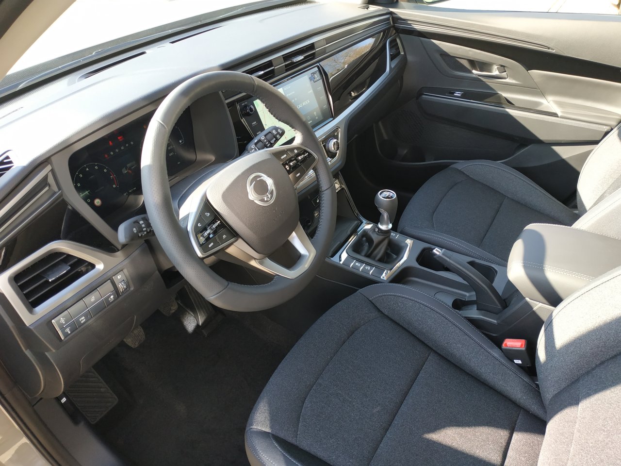 Korando STYLE+ 2WD MT (EBL) (6897)