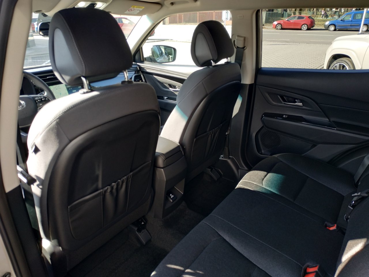 Korando STYLE+ 2WD MT (EBL) (6897)