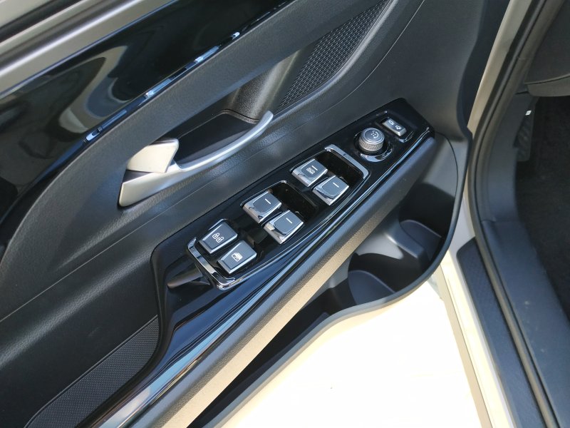 Korando STYLE+ 2WD MT (EBL) (6897)